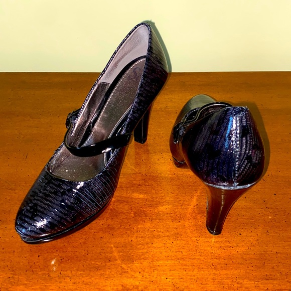 Black Mary Jane Heels - Picture 1 of 1